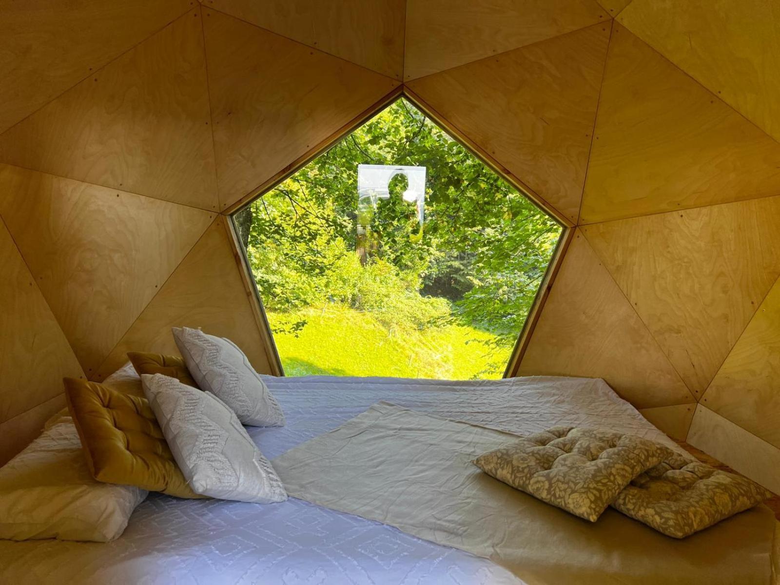 Hotel T'Glamp Bee House à Rovte Extérieur photo
